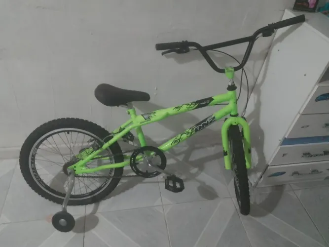 Bicicleta média semiusada