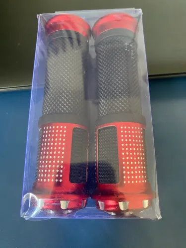 Manoplas esportivas e filtro de ar
