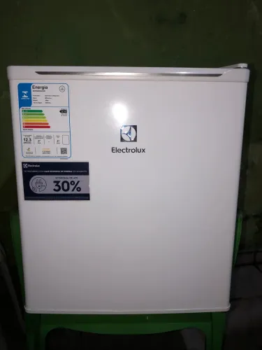 Frigobar eletrolux SEMINOVO