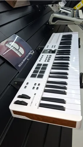 Teclado Controlador Arturia Keylab Essential 61 Mk3 - ZERADO - Aceitamos Trocas