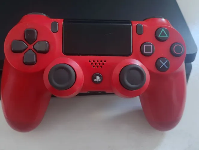 Controle original PlayStation 4 vermelho