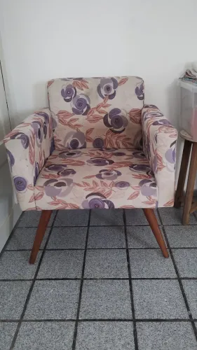 Poltrona estampada usada
