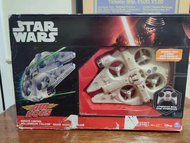 Drone Star Wars nunca usado.
