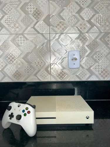 Xbox One S - 1TB