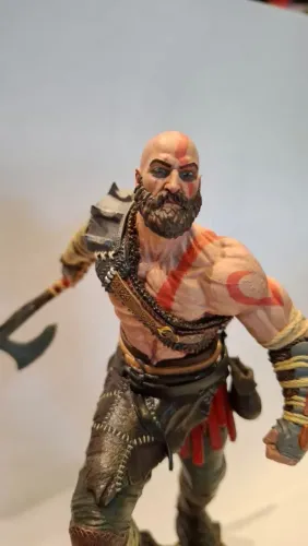 Boneco Colecionável Kratos - God of War | Resina Premium 16K | Pintado à Mão | 25cm