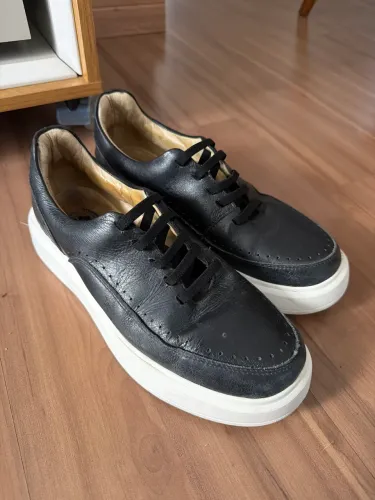 Sneaker / Tenis masculino