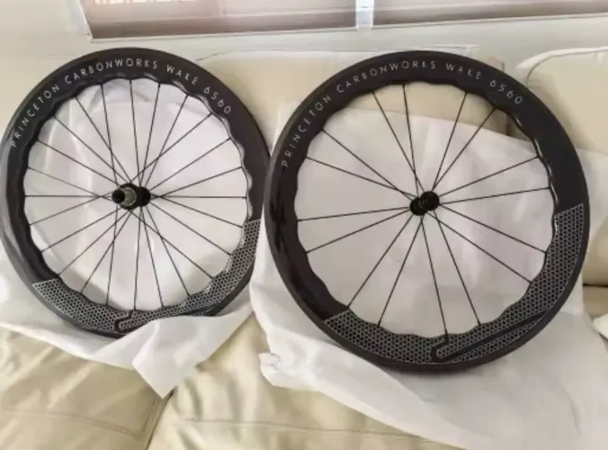 RODAS CARBONO 700C CLINCHER/TUBLESS NOVAS 65MM
