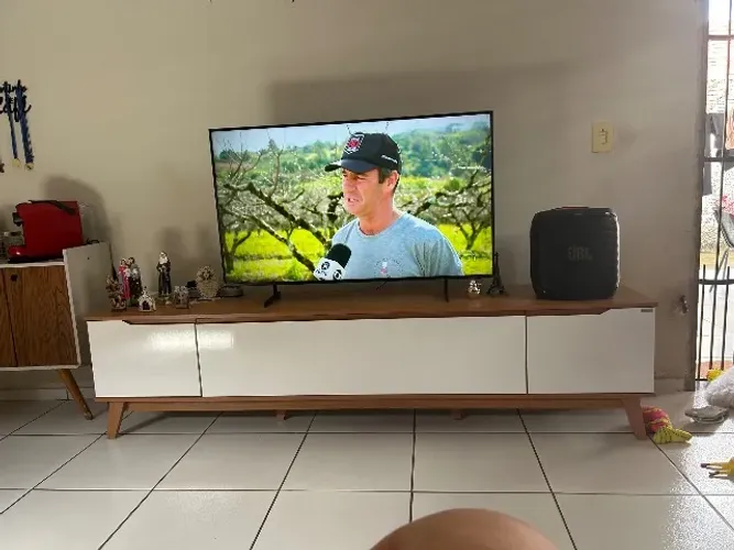 Vendo Rack para sala novo