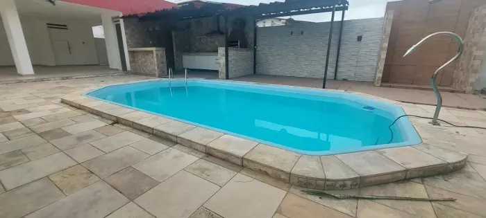 Imóvel para aluguel tem 400 metros quadrados com 5 quartos em Petrópolis - Maceió - AL