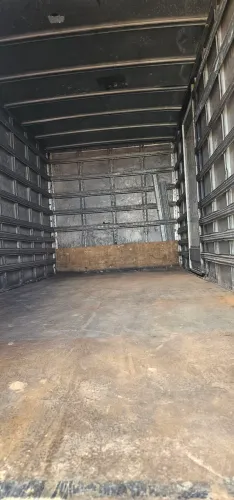 Estou vendendo esse baú para caminhão 3/4, 5.40. Troco em menor, e mais baixo