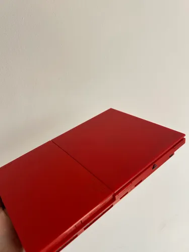 PlayStation 2 Edição especial Cinnabar Red