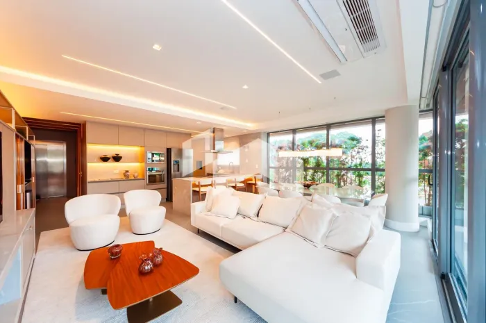 Apartamento com 152.93 m², 3 quartos sendo 3 suítes para alugar no bairro Água Verde.