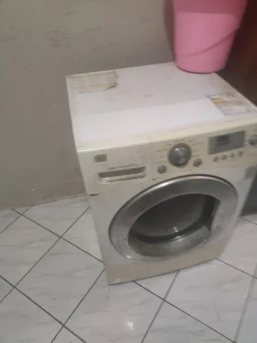 Vendo máquina lava e seca lg