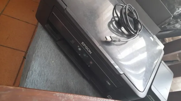 Impressora Epson L-380 (precisa reset) reservatorio de tinta 100%