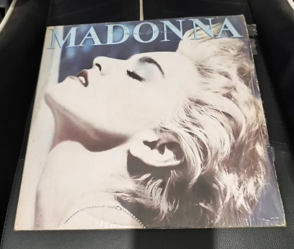 LP Madonna true blue