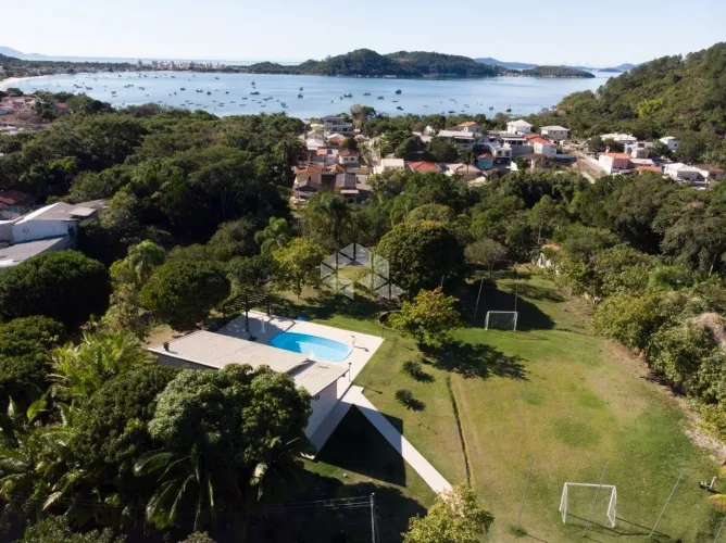 Sítio à Venda em Fazenda Da Armação, Governador Celso Ramos - SC