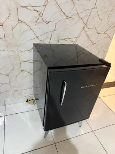 Frigobar retrô, seminovo em ótimo estado!