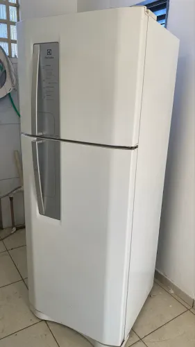 Geladeira Electrolux frost free 427L