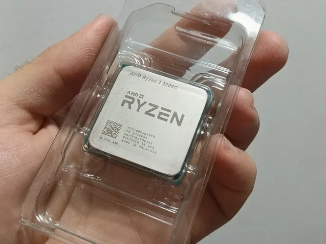 CPU Processador AMD Ryzen 3 3200G<br>Com gráfico integrado (Radeon Vega 8)<br>Ryzen 3000 series<br>
