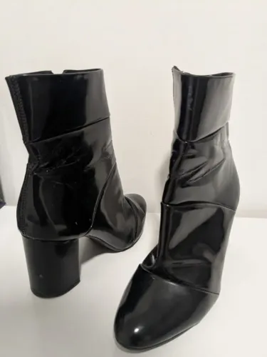 Bota couro cano baixo nº 34