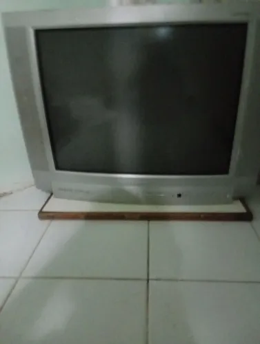 2 TV CRT COM DEFEITO 20"