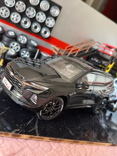 Blazer 1/18 miniatura perfeita