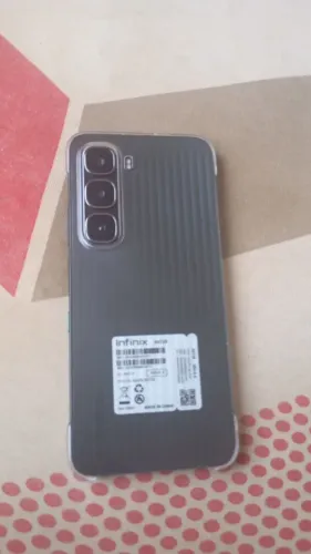 Celular infinix 60 i 8+8 gigas 256 de memória interna tela 120 hz/800 reais 