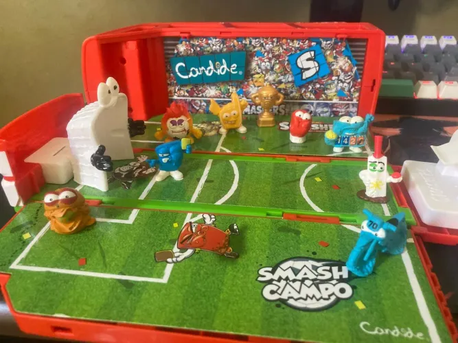 Colecionavel (Carro Smashers Onibus) com personagens 