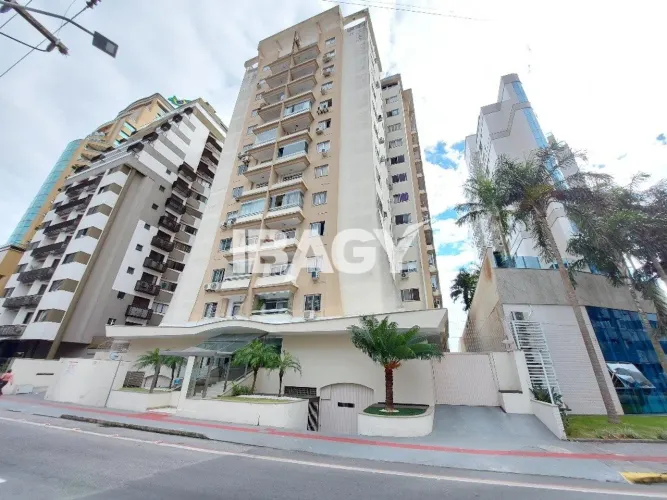Excelente Apartamento 2 dormitório(s) em Centro - Florianópolis