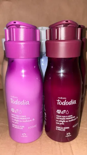 Unidade de Hidratante corporal Tododia ameixa e flor de baunilha, e cereja negra e praliné