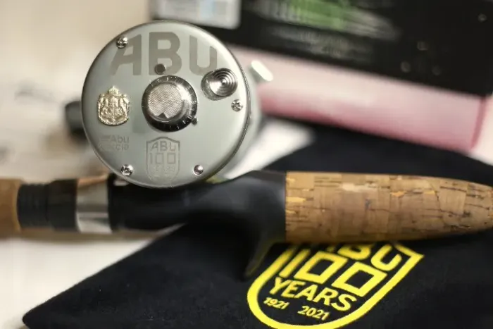 Carretilha de Pesca Ambassadeur Abu Garcia Pro Rocket 6500cs 100 Anos Edição Limitada