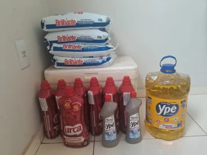 4 Sabão em pó de 4kg + 7 Amaciante de 1,5L + 1 Detergente de 7L + 2 Limpador de 500ml