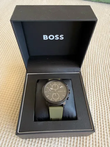RELÓGIO HUGO BOSS PRETO PULSEIRA DE BORRACHA VERDE
