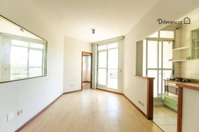 Apartamento com 2 dormitórios para alugar, 74 m² por R$ 2.955,00/mês - Centro - Curitiba/P