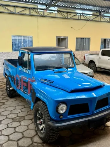 Ford F-75 4X4 2.3 1975