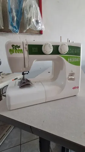 Máquina de costura elna