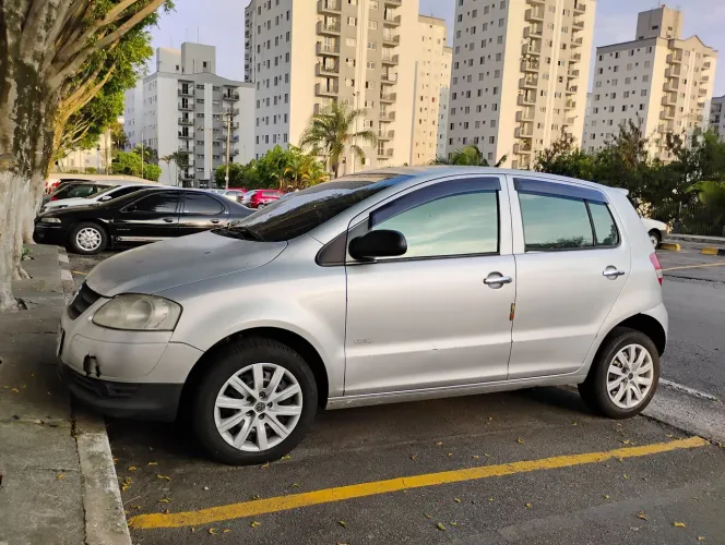 Volkswagen Fox Plus 1.0mi/ 1.0mi Total Flex 8V 4P 2010