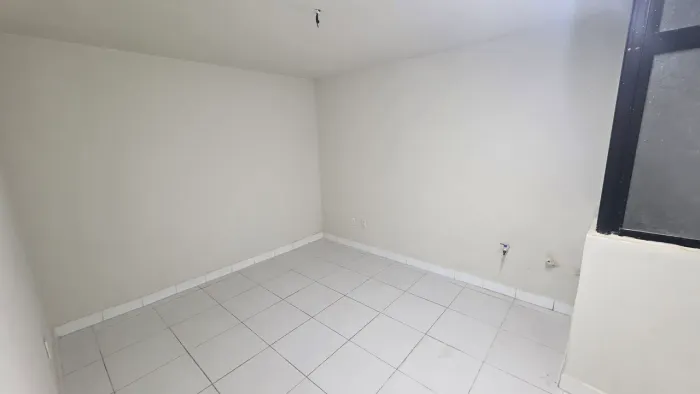 SALAS COMERCIAIS ( ao lado do bonanza da rua XV)