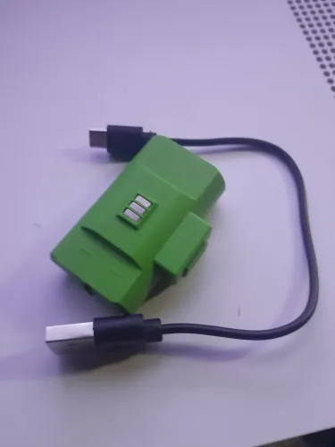 Bateria Recarregavel com cabo USB excelente estado 