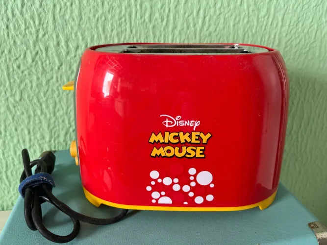 Torradeira de Pão Mikey Vermelha