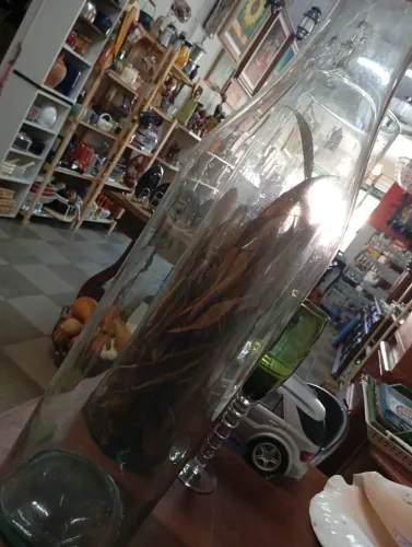 Bombona em vidro transparente com 0. Para colecionar rolhas de vinho.,60cmt. De altura
