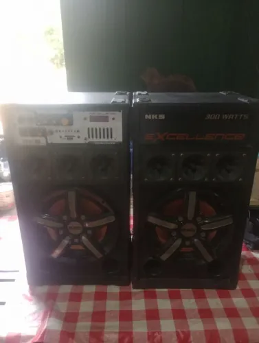 Caixa de som amplificada