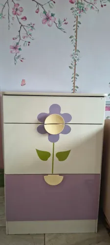 Linda cômoda infantil
