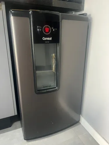 Cervejeira Consul 82 Litros Frost Free Czd12at Cor Titanium com iluminação interna