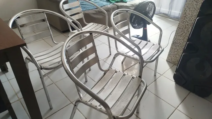 Cadeira de alumínio