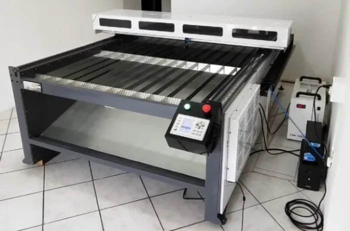 Máquina Laser CO2, 2500x1400 130w