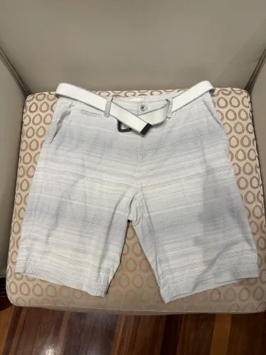 Bermuda calvin klein com cinto 42/44