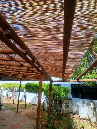 Pergolado e demais estruturas em eucalipto