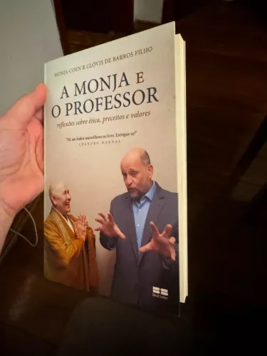 Livro - A monja e o professor