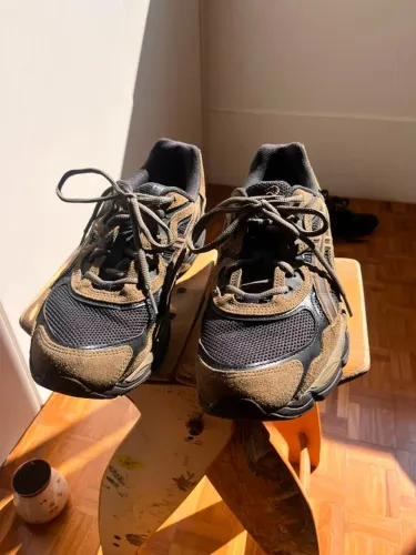 vendo tênis asics nyc gel verde oliva/preto R$ 550